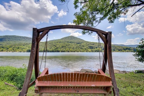 Dock and Hot Tub Tennessee River Cabin Getaway Cabin in Tennessee