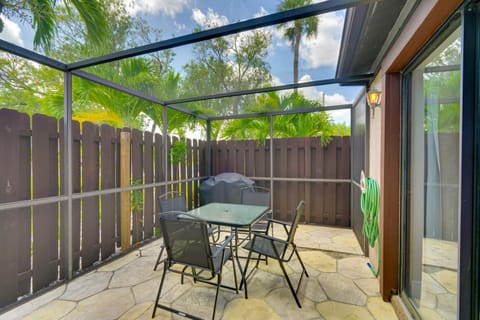 7 Mi to River District and Beach Fort Myers Retreat House in Cypress Lake