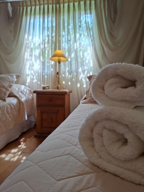 Bed, towels