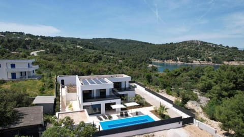 Facade/entrance, Bird's eye view, Swimming pool