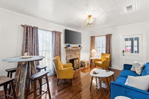 Mystic Moon- family friendly fenced yard pets welcome House in Port Saint Joe