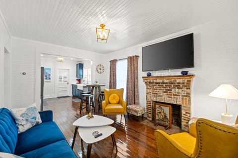 Mystic Moon- family friendly fenced yard pets welcome House in Port Saint Joe