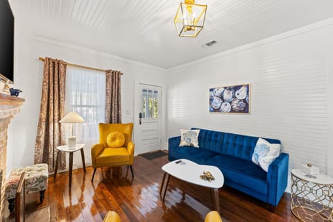 Mystic Moon- family friendly fenced yard pets welcome House in Port Saint Joe