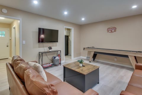 OU Home Base! half Mi to Oklahoma Memorial Stadium House in Norman