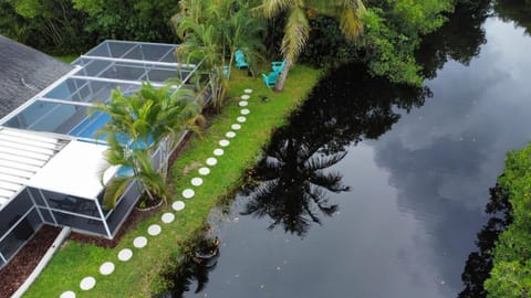 Day, Natural landscape, Garden, Garden view, Lake view, Pool view, River view