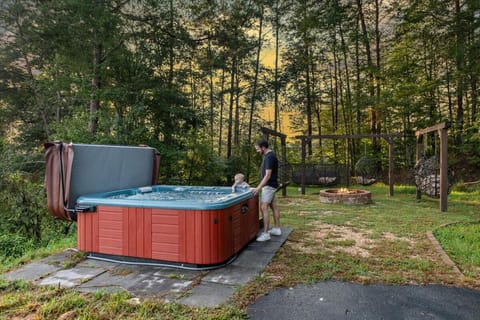 Launch Pricing, 5 BR with Crib, 6 mins to Blue Ridge Chalet in Blue Ridge Lake