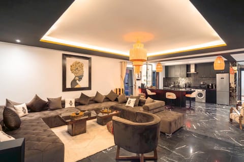 Kitchen or kitchenette, Living room, Seating area