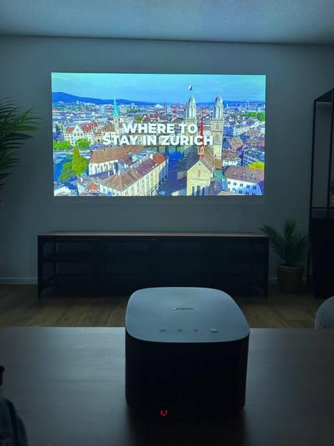 TV and multimedia, Living room, Evening entertainment