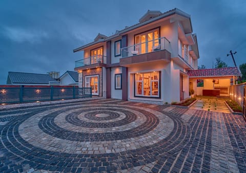 Property building, Day
