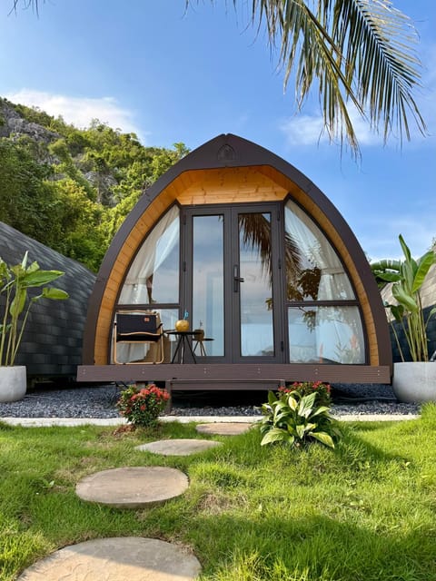 Property building, Patio, Natural landscape, Garden, Garden view