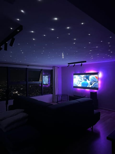 Communal lounge/ TV room, Bed, TV and multimedia, Evening entertainment