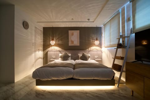Bed, Photo of the whole room, Bedroom