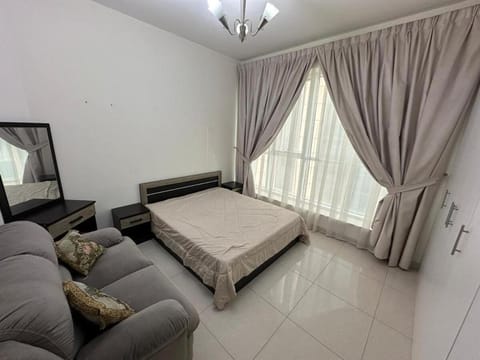 Big flat 3 bedrooms, in floor 15 full service Apartment in Al Sharjah