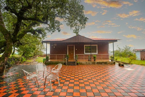 Property building, Facade/entrance, Billiard, Billiard, Mountain view