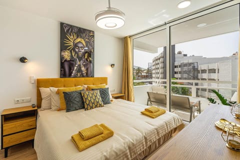 Bed, View (from property/room), Balcony/Terrace, Bedroom