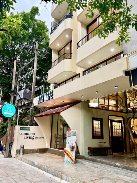 Property building, Street view