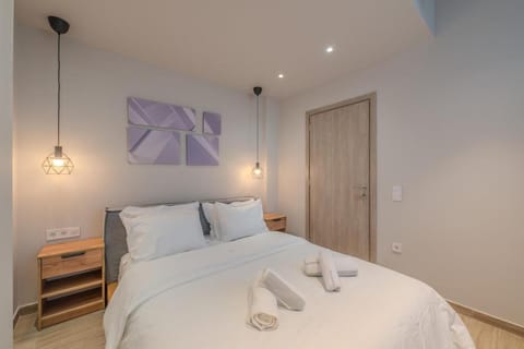 Minimal Style Apartment Apartment in Pireas