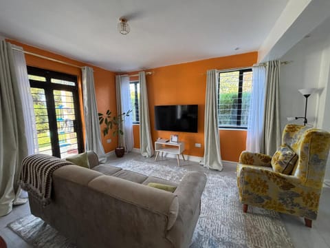 Communal lounge/ TV room, TV and multimedia, Living room, Photo of the whole room, Seating area, Evening entertainment