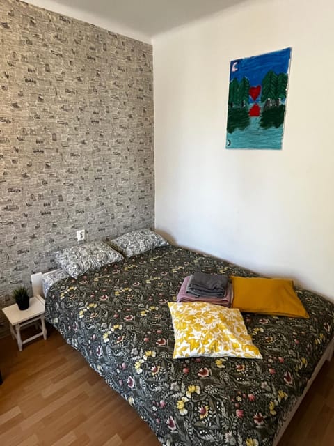 Bed, Living room, Bedroom