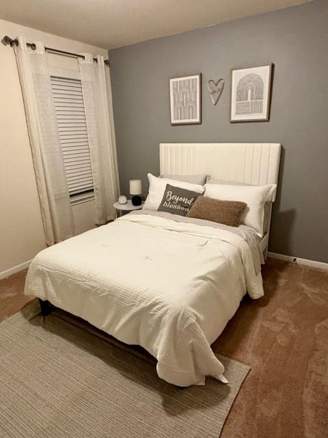 Spacious 4BR,Game RM, Huge Yard- Fam& Pet Retreat House in Houston