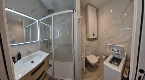 Shanis - Cozy Appartement sur Pérouges-Meximieux Apartment in Auvergne-Rhône-Alpes