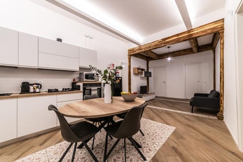 TV and multimedia, Kitchen or kitchenette, Living room, kitchen