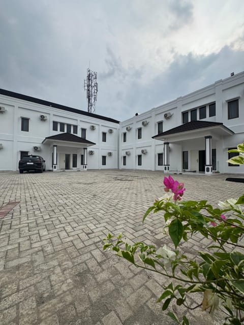 Property building, Parking