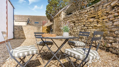 Garden, Dining area