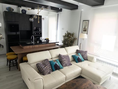 Kitchen or kitchenette, Living room, Seating area