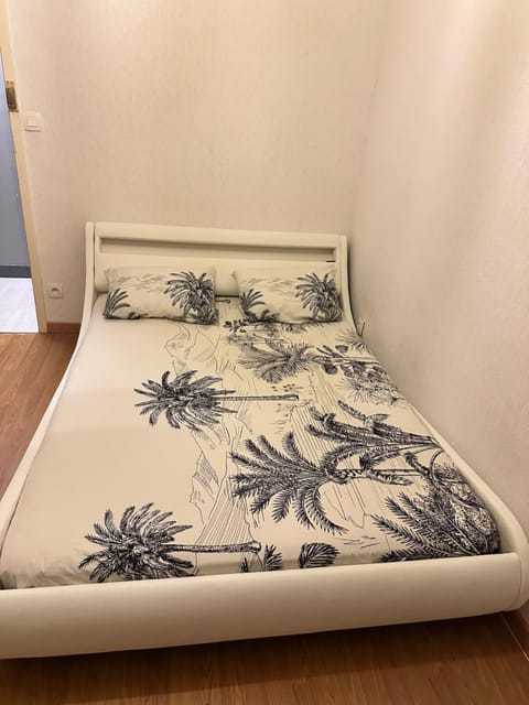 Chambre double chez habitant Vacation rental in Orléans