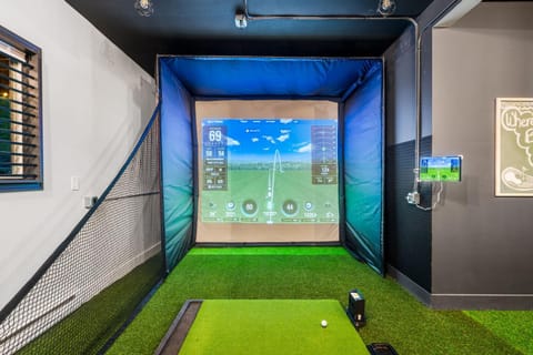 Pocono Speak Easy Hot Tub Golf Simulator 1920 Bar House in Stroud Township