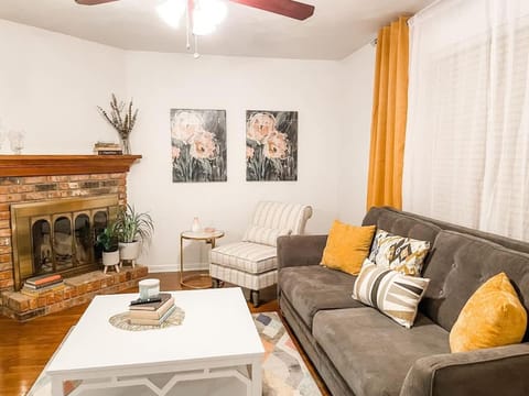 Tally Town Gem 2bdr 2 Ba townhome House in Tallahassee