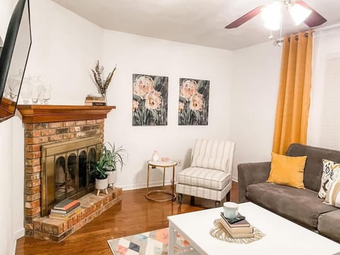 Tally Town Gem 2bdr 2 Ba townhome House in Tallahassee