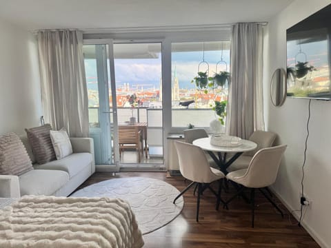 Living room, Photo of the whole room, Bedroom