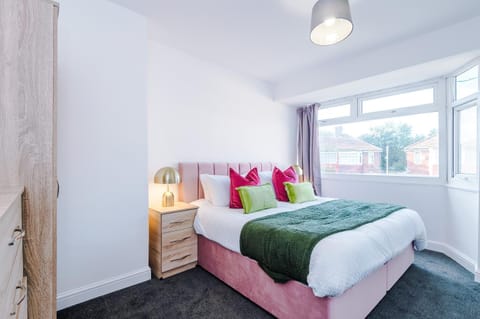 3Bed House-10 Mins to Liverpool Apartment in Wallasey