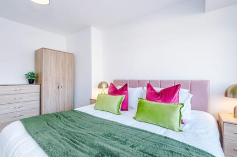 3Bed House-10 Mins to Liverpool Apartment in Wallasey