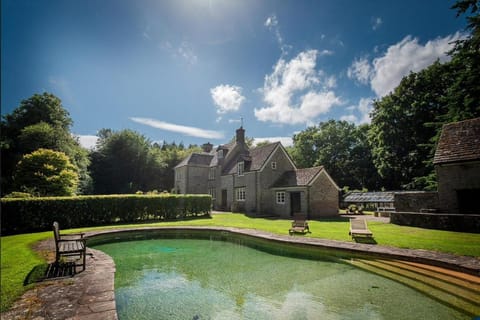 Property building, Garden, Balcony/Terrace, Swimming pool