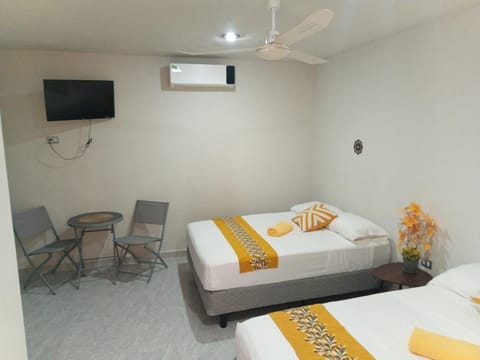 Bed, TV and multimedia, Photo of the whole room, towels, air conditioner