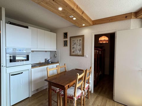 Appartement 2 pièces cabine, 5 personnes - L'Alpe d'Huez - FR-1-405-374 Cabin in Huez