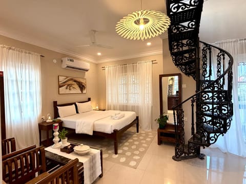 Photo of the whole room, air conditioner