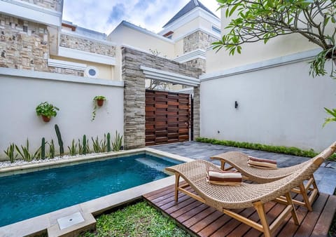 Patio, Day, Garden, Garden view, Pool view, sunbed