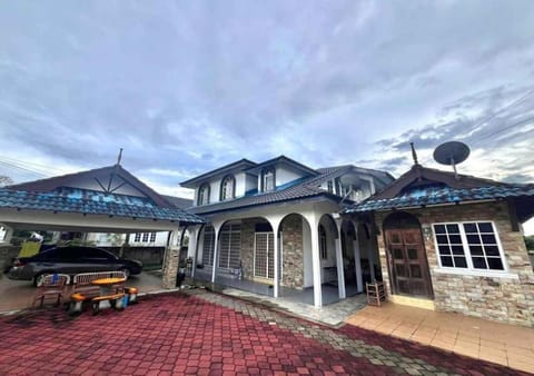 Property building, Patio, Day