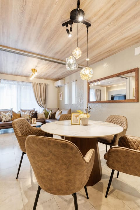 Living room, Seating area, Dining area