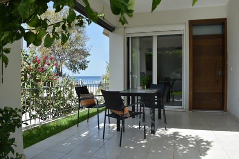 Patio, Natural landscape, Garden, View (from property/room), Balcony/Terrace, Garden view, Sea view