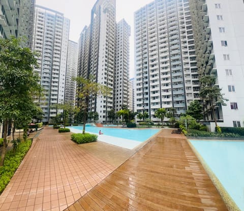 Property building, Day, Natural landscape, Pool view, Swimming pool