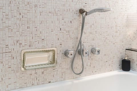 4 Bd in the Majestic Domus Aurea Apartment in Bologna