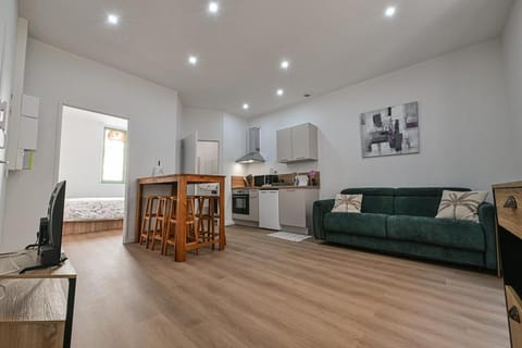 Calm & Cure - Proximity to Thermal Baths Apartment in Auvergne-Rhône-Alpes