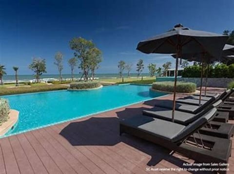 Day, Natural landscape, Pool view, Swimming pool, sunbed
