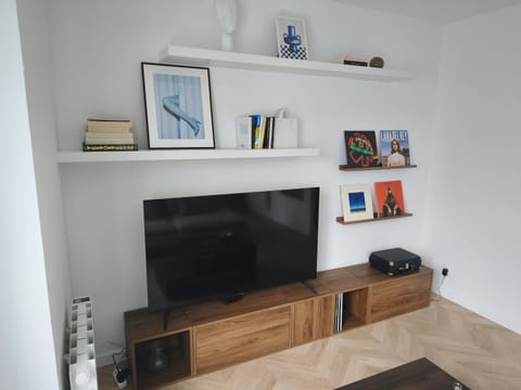 Library, TV and multimedia