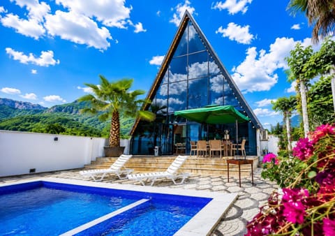 Property building, Patio, Spring, Day, Natural landscape, Garden, Garden view, Mountain view, Pool view, Swimming pool, sunbed